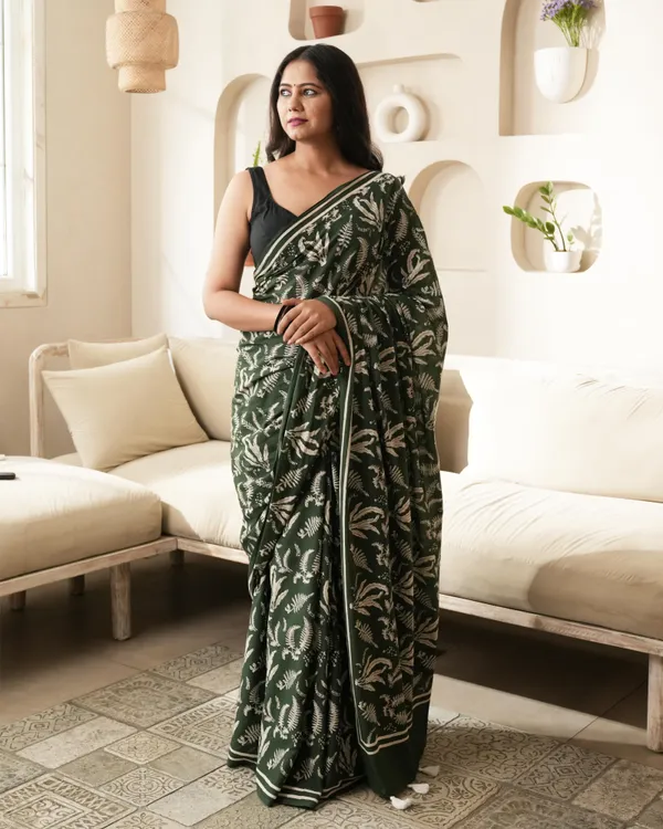 Green_Cotton_H_Block_Printed_Mul_Saree_With_Tassels_For_Women